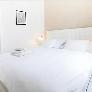 Apartamento Romantic Petra - Free Parking Friday-sunday, Praga